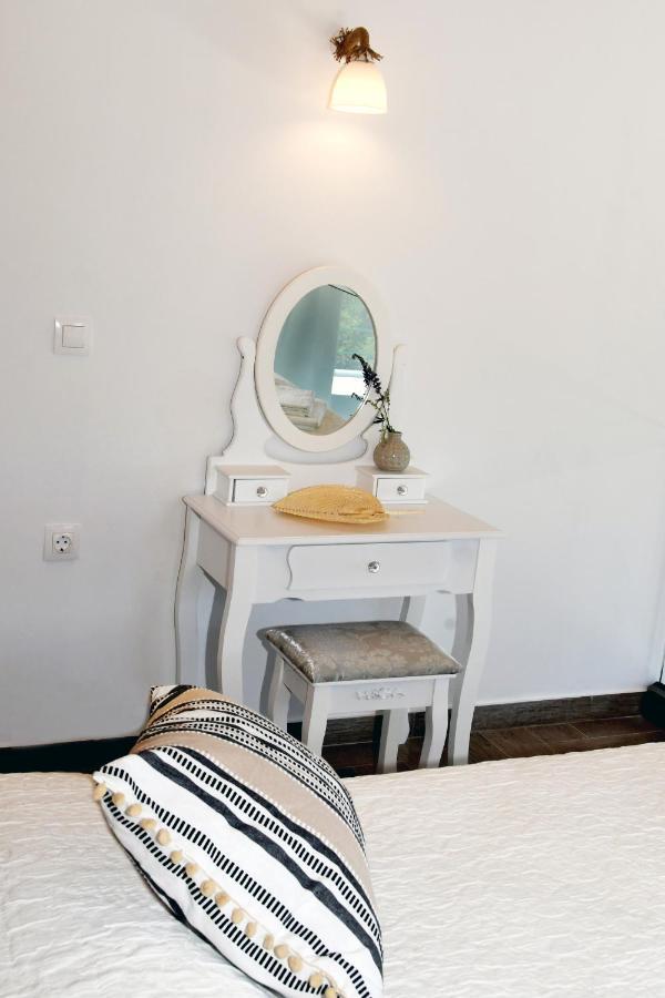 Apartment Bay *